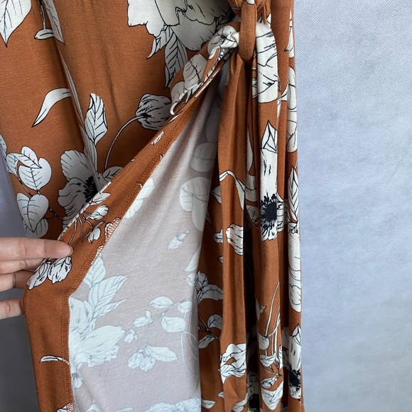 Ruffled Floral Midi Dress - Picture 11 of 14